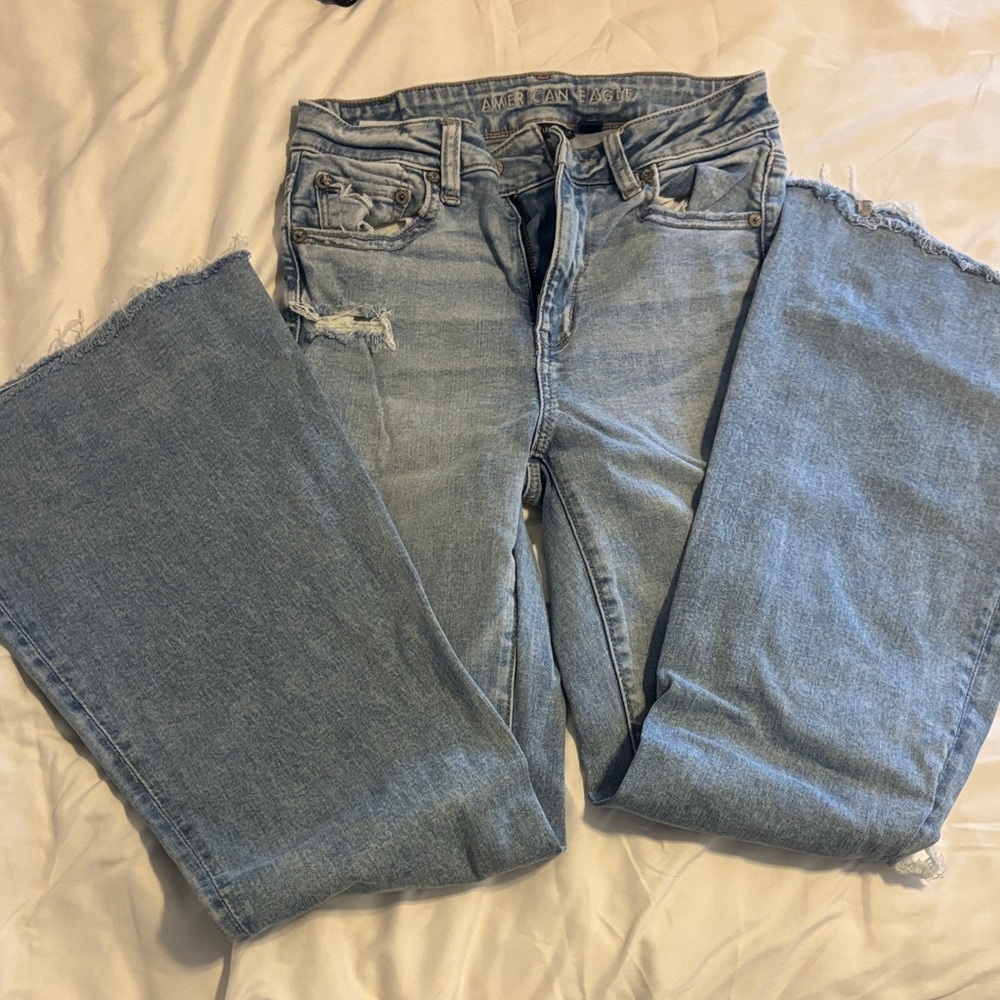 American Eagle Outfitters Light Wash Wide Leg Jeans- SHORT
